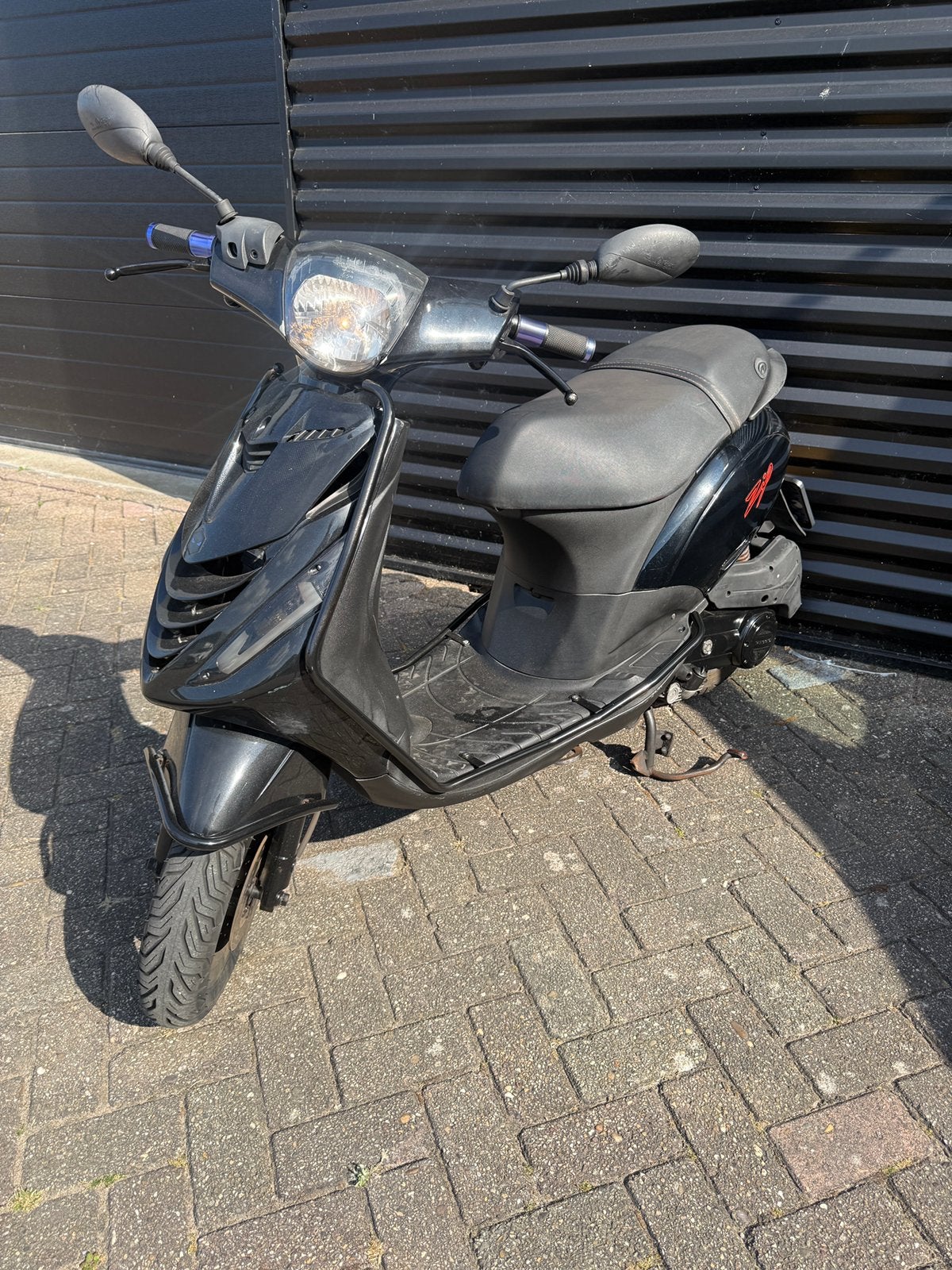 Piaggio Zip Brom 2020, Fietsen en Brommers, Scooters | Piaggio, Ophalen, Zo goed als nieuw, Benzine, Zip