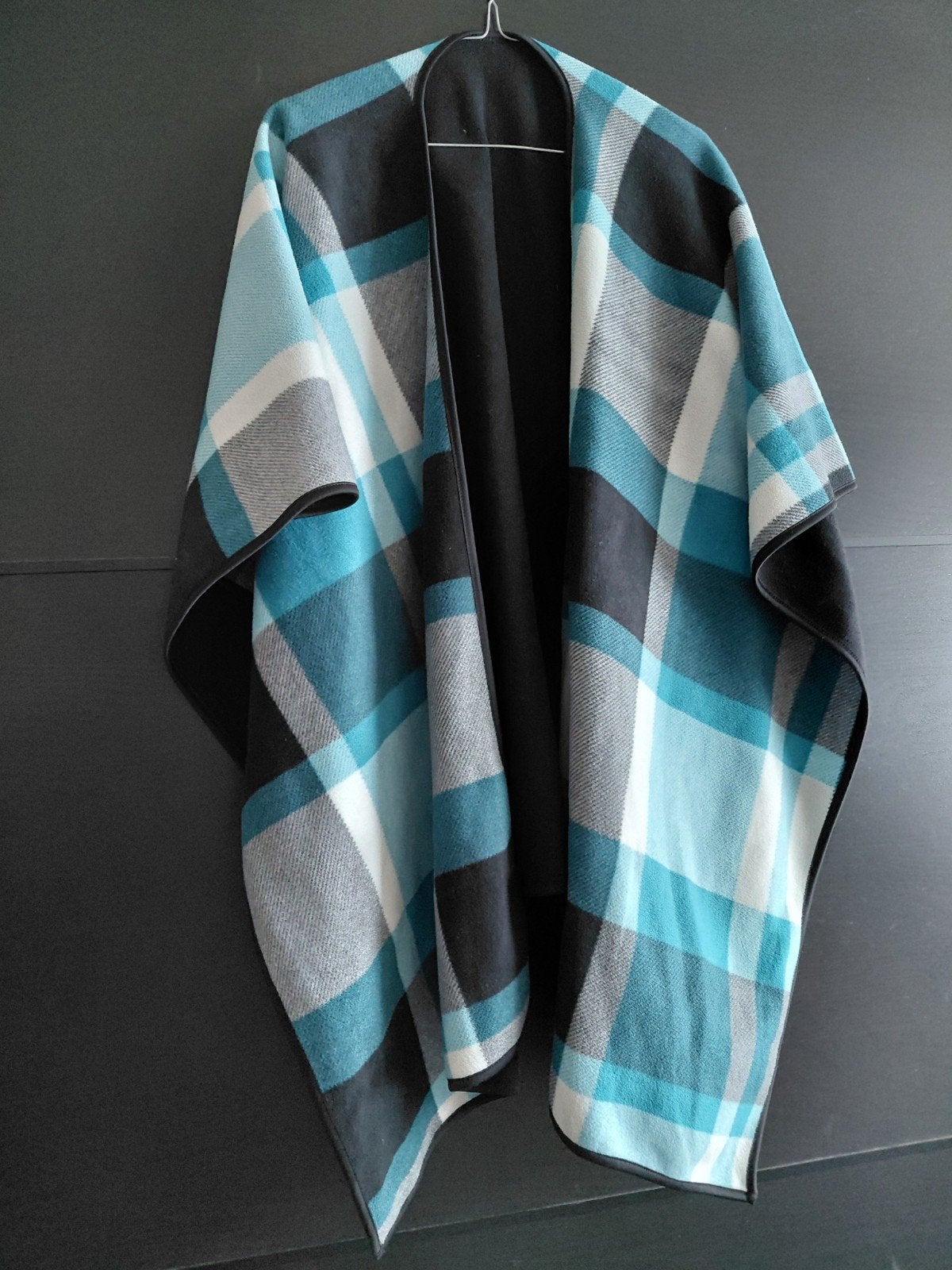 omslagdoek fleese, Ophalen of Verzenden, Zo goed als nieuw, Maat 46/48 (XL) of groter, Sjaal