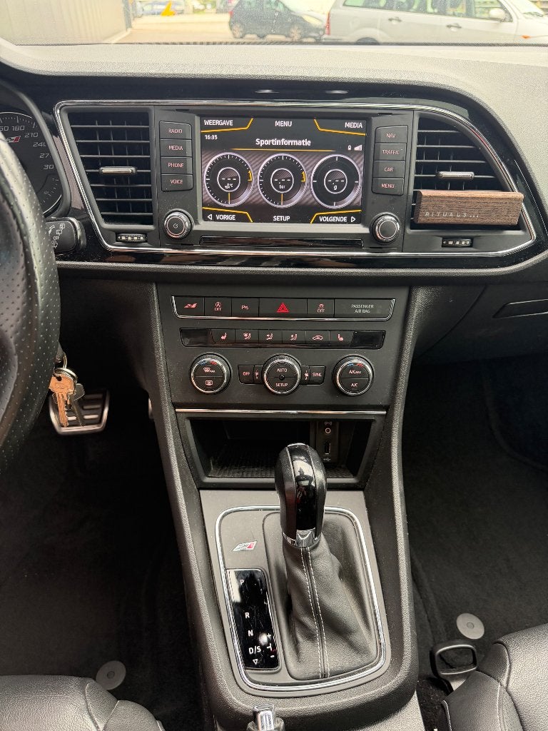 Foto 8 van Seat Leon Cupra 2.0 TSI ST DSG 2016 Blauw