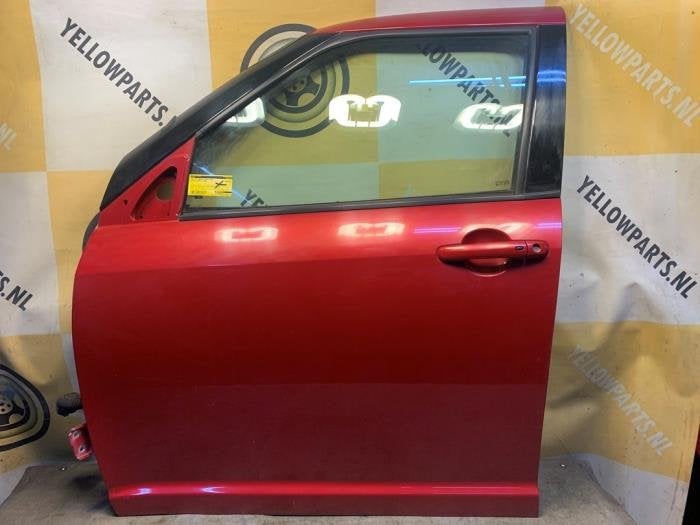 Portier 4Deurs links-voor van een Suzuki Swift (ZCK), Gebruikt, -, Deur, -