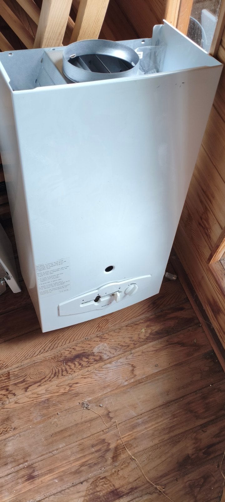 Nefit Geiser aardgas - Compact en Efficiënt Warm Water, Doe-het-zelf en Verbouw, Geisers en Boilers, Ophalen, Aardgas, Minder dan 20 liter