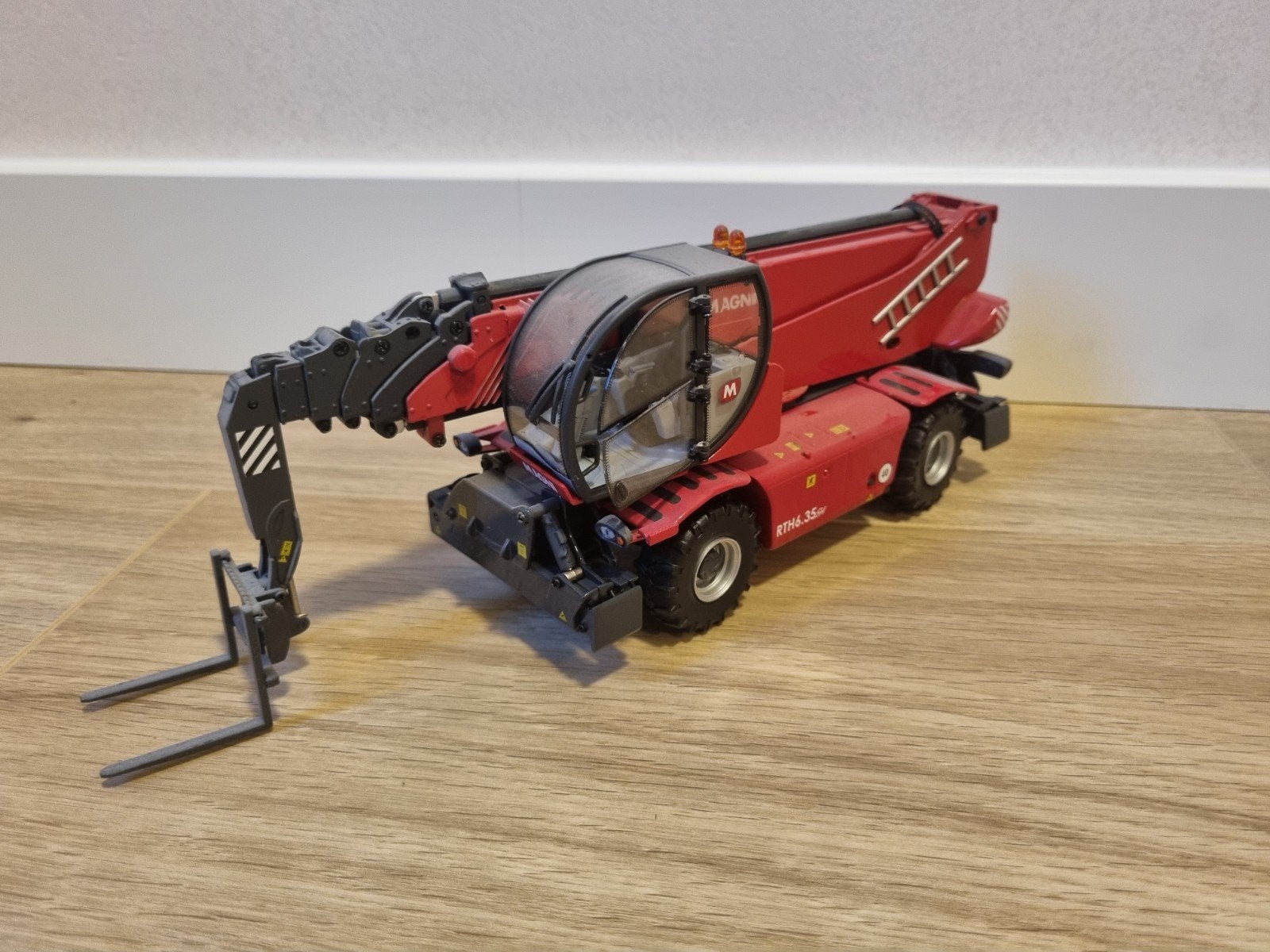 Magni RTH 6.35 SH Ros, Ophalen of Verzenden, Tractor of Landbouw, Overige merken