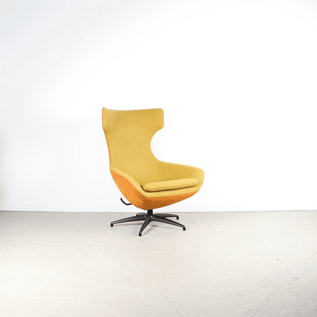 Leolux Caruzzo Plus Fauteuil Geel/Cognac Stof + Hocker, Niet ingevuld, Zo goed als nieuw, Niet ingevuld, Niet ingevuld