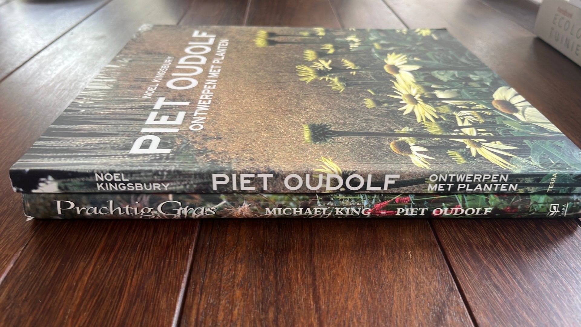 Ontwerpen met planten/Prachtig gras Piet Oudolf, Ophalen of Verzenden, Zo goed als nieuw