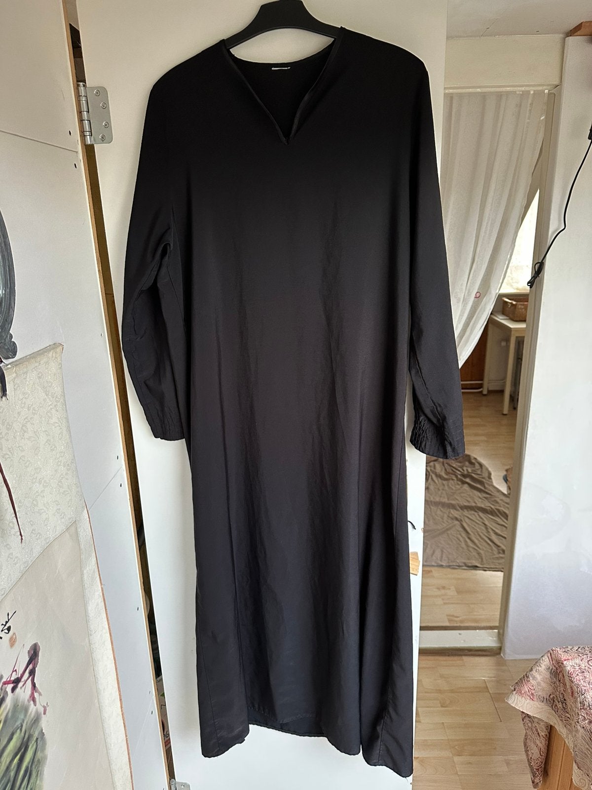 Zwarte abaya, Ophalen of Verzenden, Zo goed als nieuw, Zwart, Trui of Vest