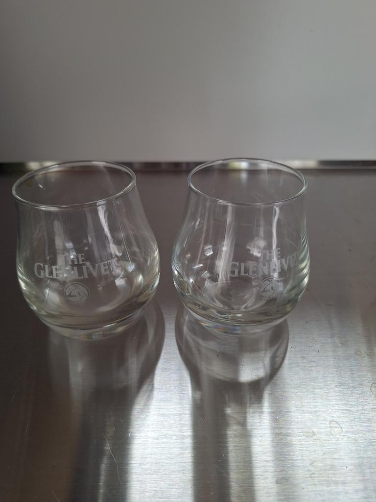 THE GLENLIVET glazen, 2 stuks (#1), Verzamelen, Ophalen of Verzenden, Zo goed als nieuw, Borrel- of Shotglas