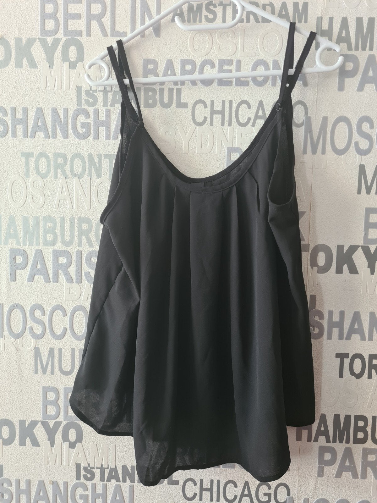 Zwarte top met spaghettibandjes, maat XL, Kleding | Dames, Zwart, Maat 46/48 (XL) of groter, Ophalen of Verzenden, Zonder mouw