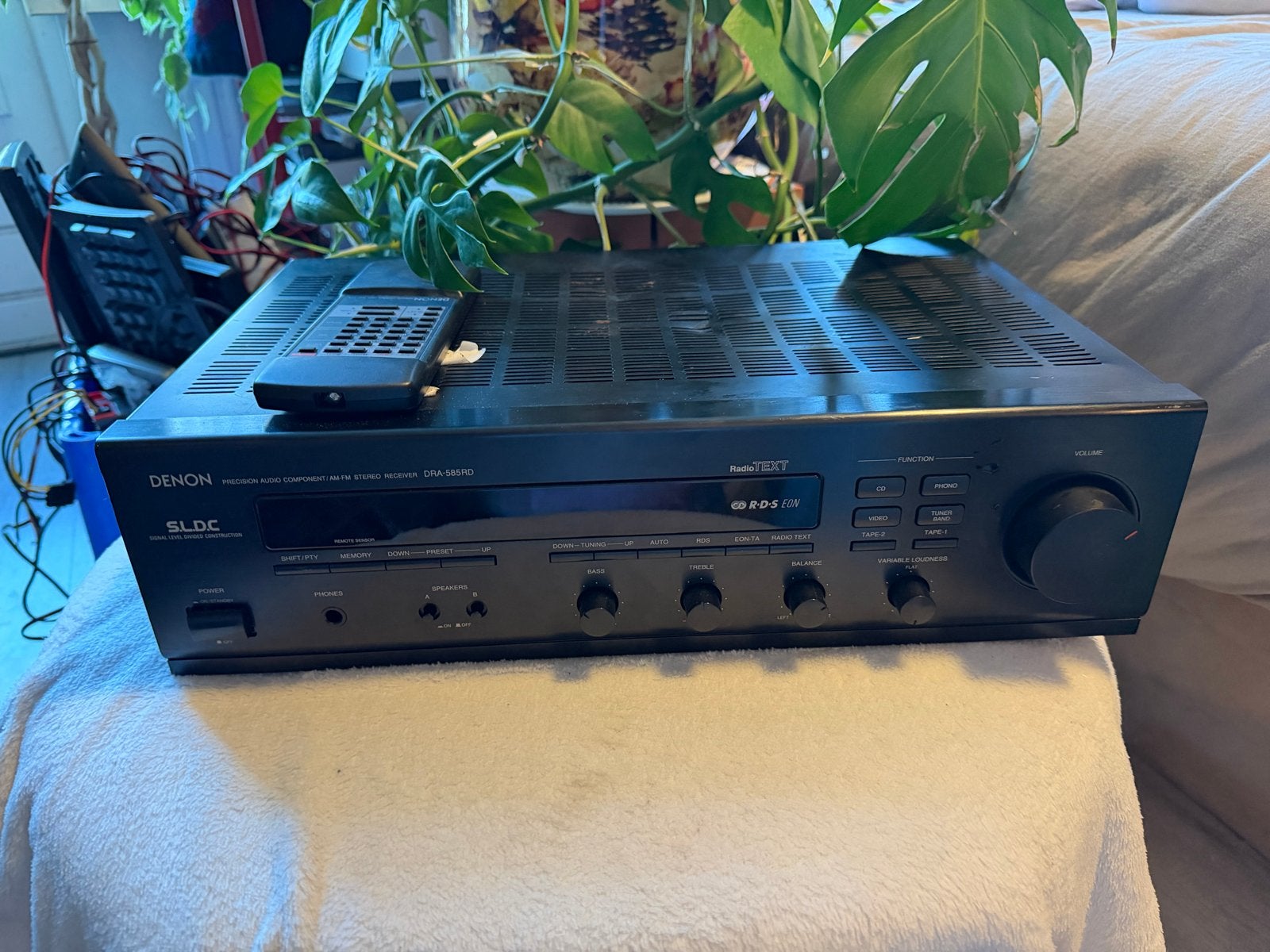 Denon DRA-585RD Hi-Fi Stereo Receiver 2x90W + Afstandsbedien, Denon, Ophalen of Verzenden, Zo goed als nieuw, 60 tot 120 watt