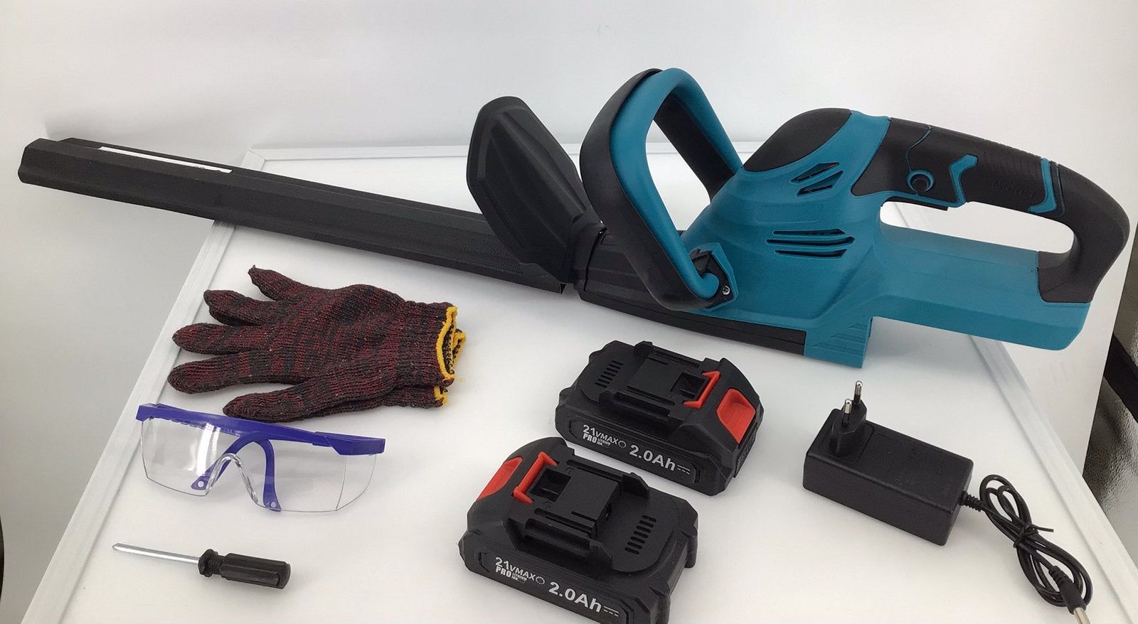 Heggenschaar. Nieuw.Werkt op Makita18v LXT accu. € 55,00, Tuin en Terras, Heggenscharen, Ophalen of Verzenden, Nieuw, Accu