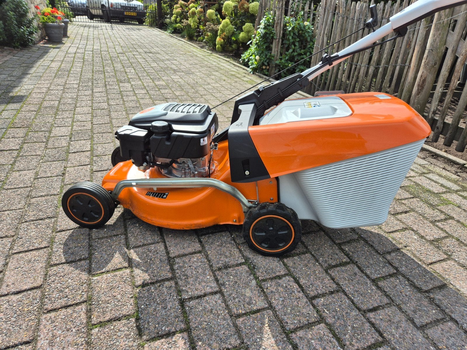 Stihl RM248T grasmaaier 1 jaar oud, Ophalen, Cirkelmaaier, Stihl, Mulchfunctie