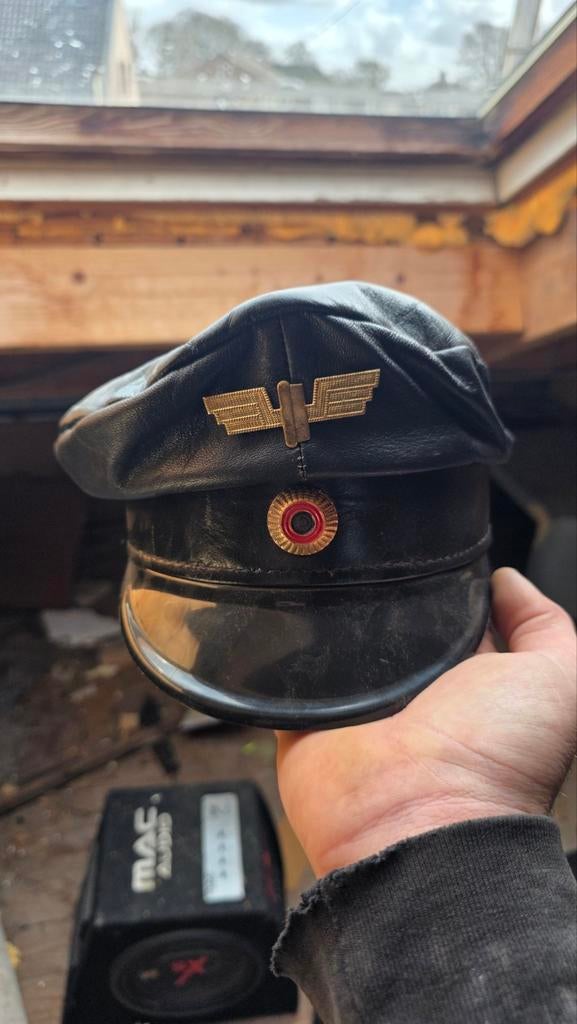 Zwarte leren pet met embleem, Verzamelen, Ophalen of Verzenden
