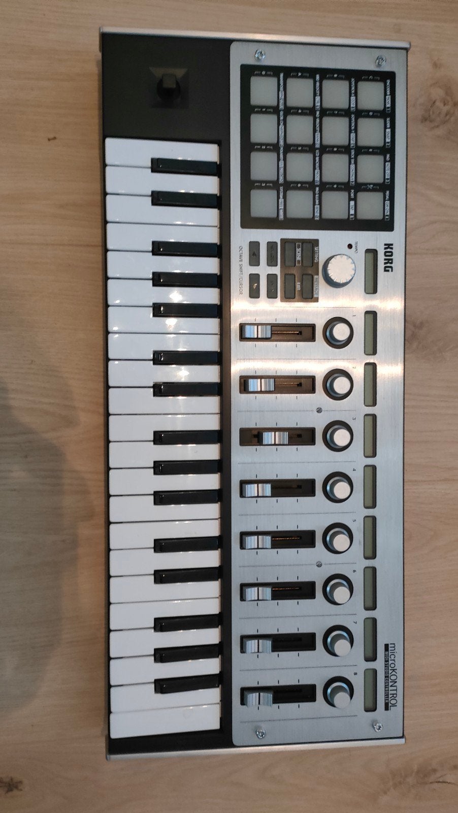 Korg microKONTROL MIDI-controller inclusief USB-kabel, Korg, Zo goed als nieuw, Aanslaggevoelig, Overige aantallen