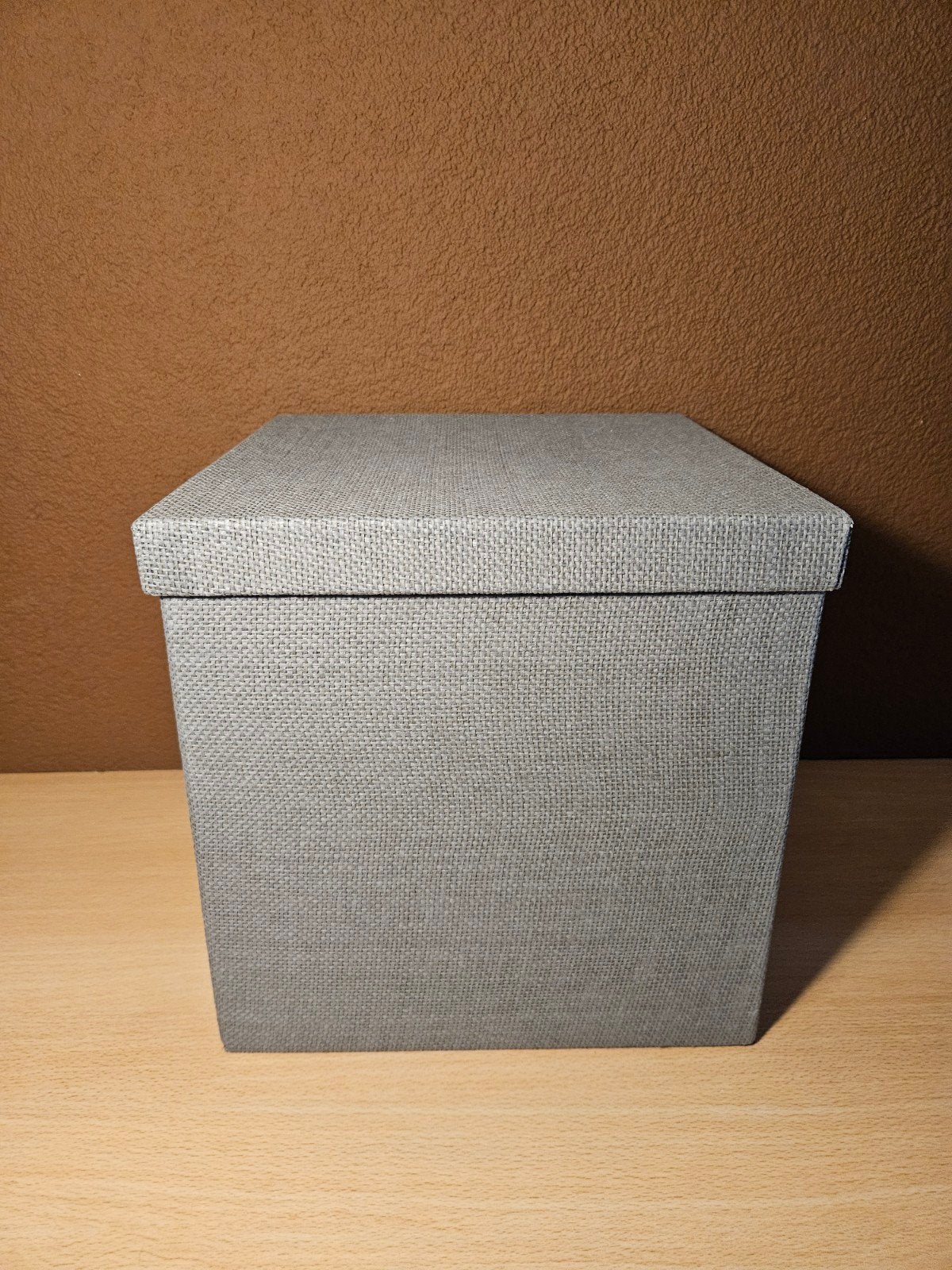 Ikea Kvarnvik opbergdoos met deksel. Kleur grijs.

Handige e, Ophalen of Verzenden, Overige materialen, Minder dan 50 cm