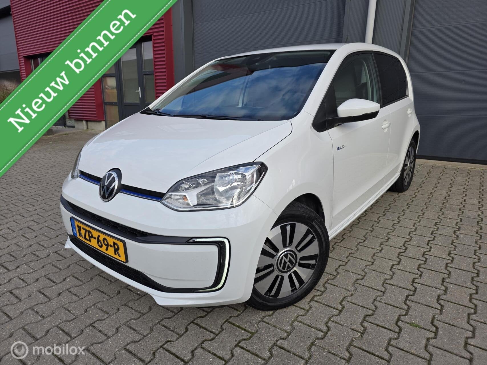 Volkswagen e-Up! / Cruise c /Achteruitrijcamera /nwe APK, Auto's, 83 pk, Stof, Gebruikt, Up!