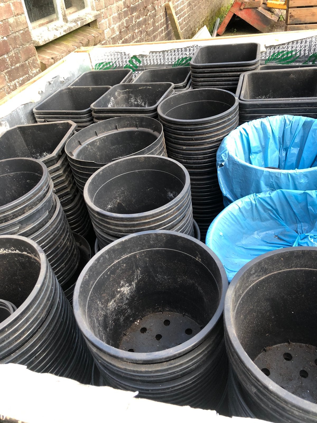 Potten 14 liter rond vierkant ongeveer 600 stuks, Kunststof, Minder dan 30 cm, Rond, Ophalen of Verzenden