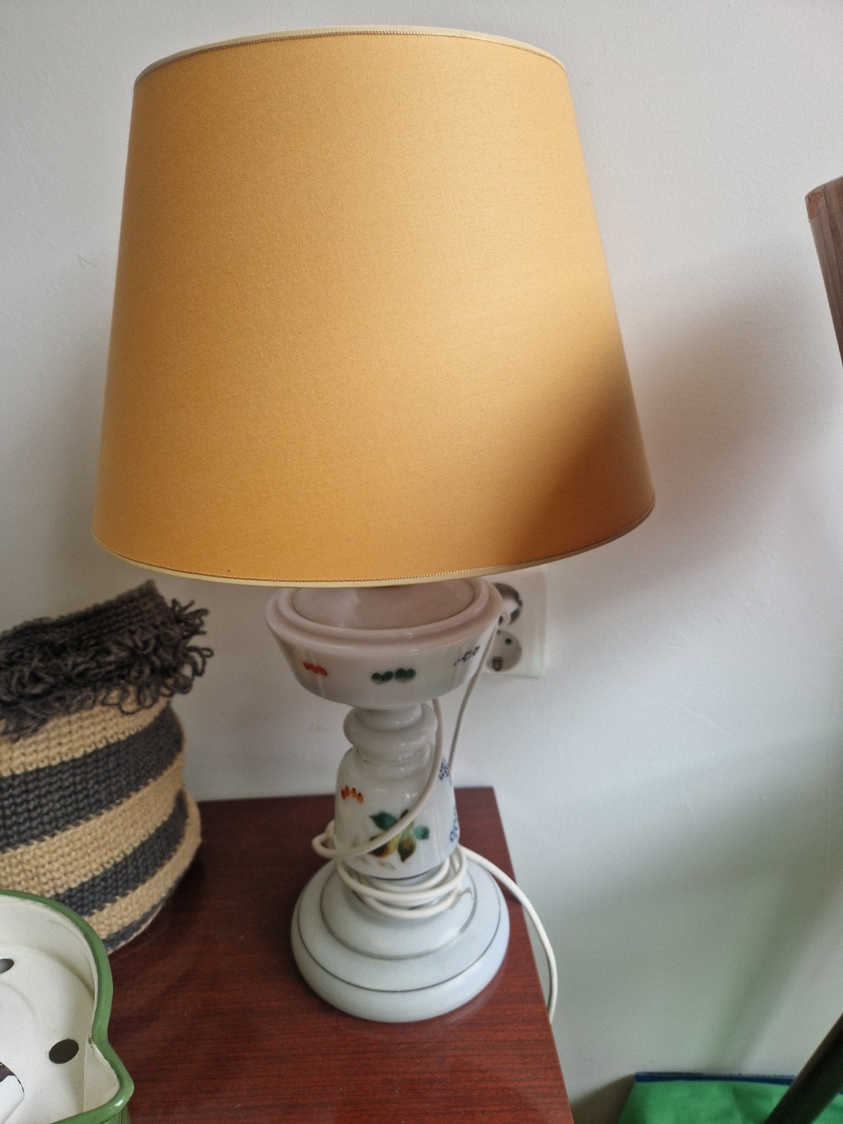 Vintage olielamp met glazen kap en bloemmotief, Antiek en Kunst, Antiek | Lampen, Ophalen of Verzenden