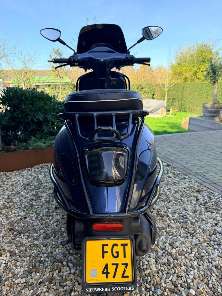 Vespa Sprint 2021, Fietsen en Brommers, Scooters | Vespa, Ophalen, Zo goed als nieuw, Benzine, Overige modellen