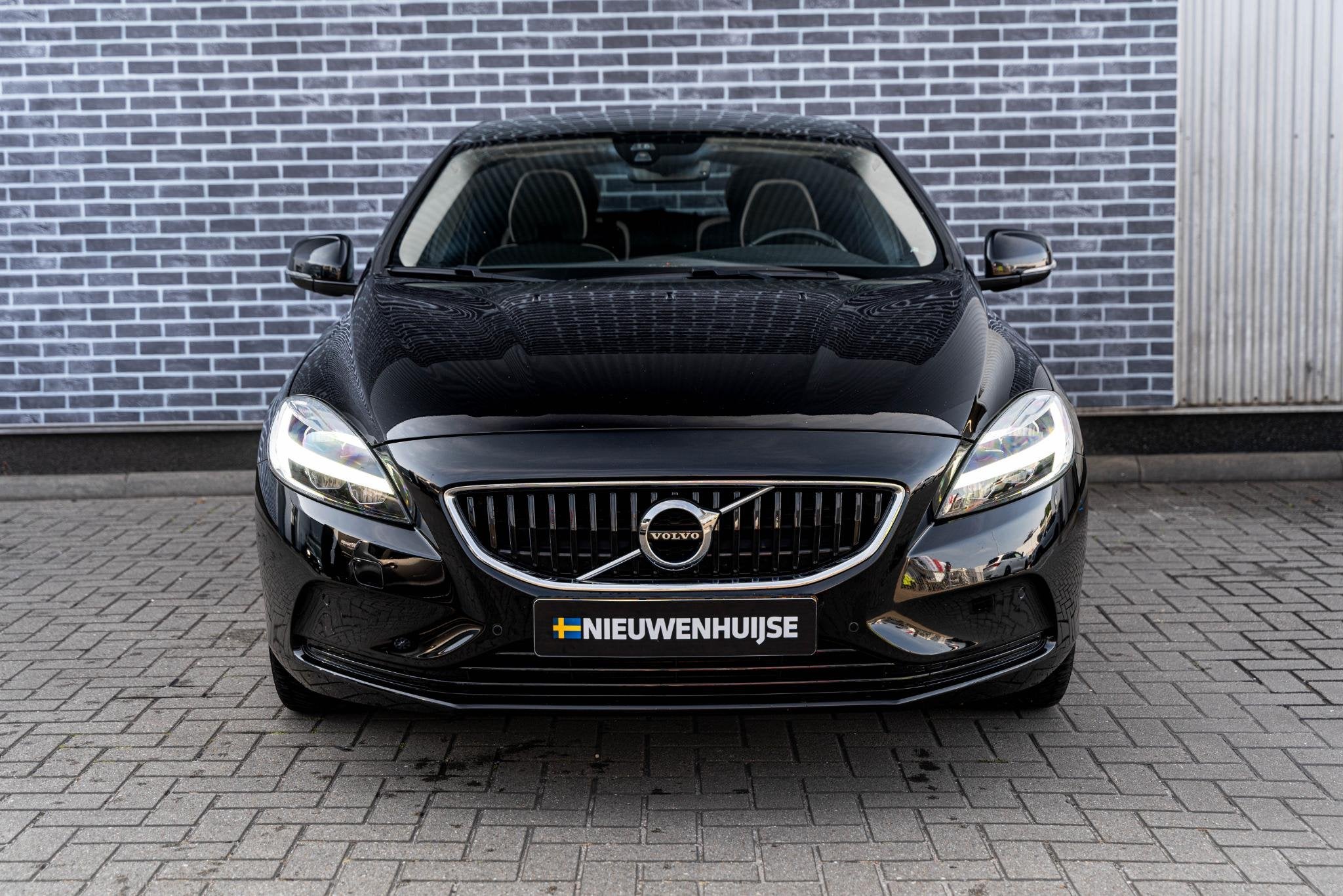 Volvo V40 1.5 T3 Dynamic Edition | Trekhaak | Achteruitrijca, Auto's, Volvo, Automatische klimaatregeling, Euro 6, 4 cilinders