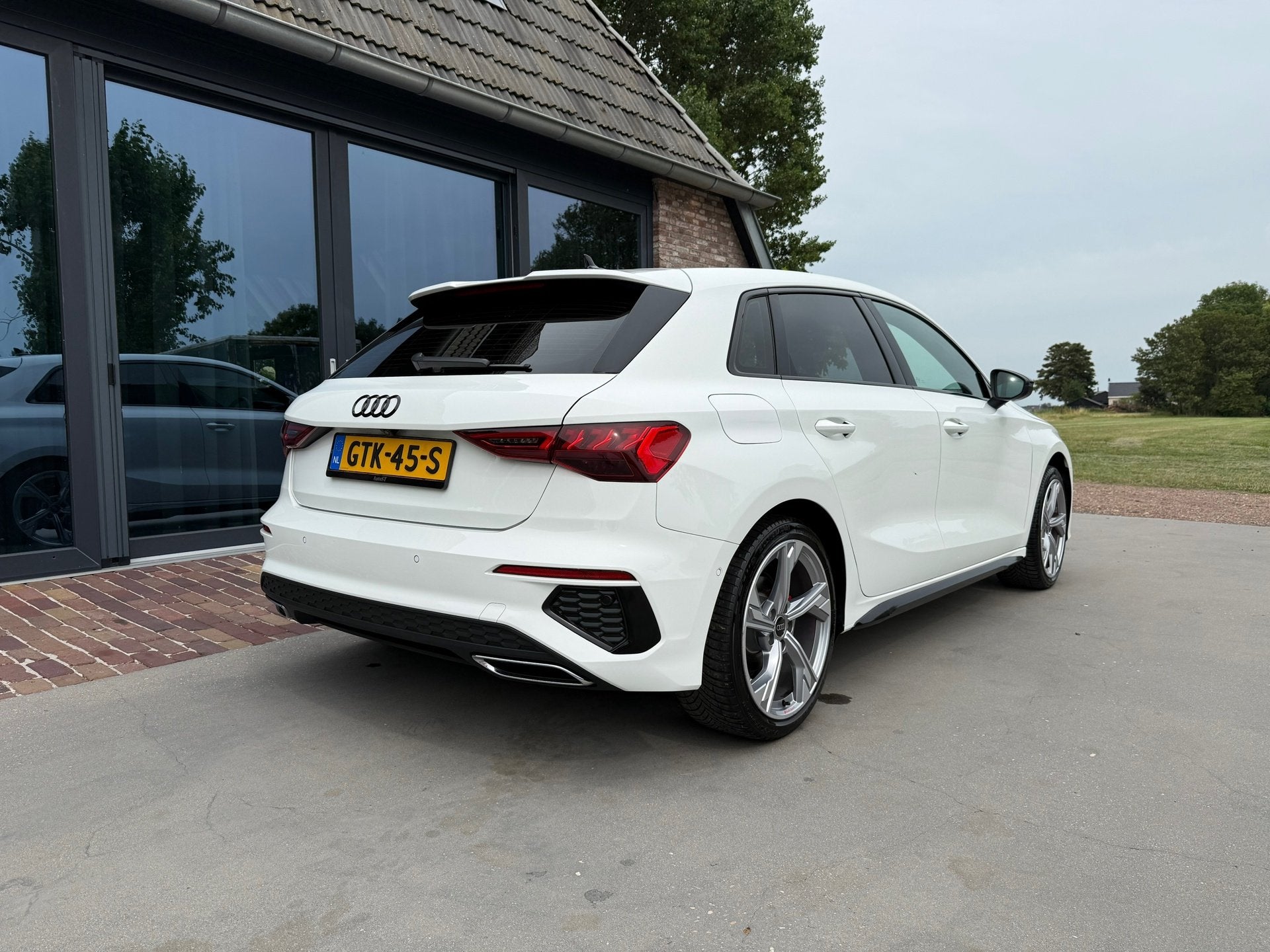 Foto 4 van Audi A3 Sportback 40 TFSI hybride S-line