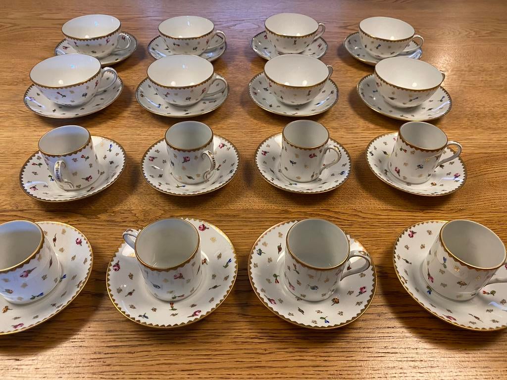 Langenthal Suisse. 8 Thee- en 8 Koffie kopen schotels., Ophalen