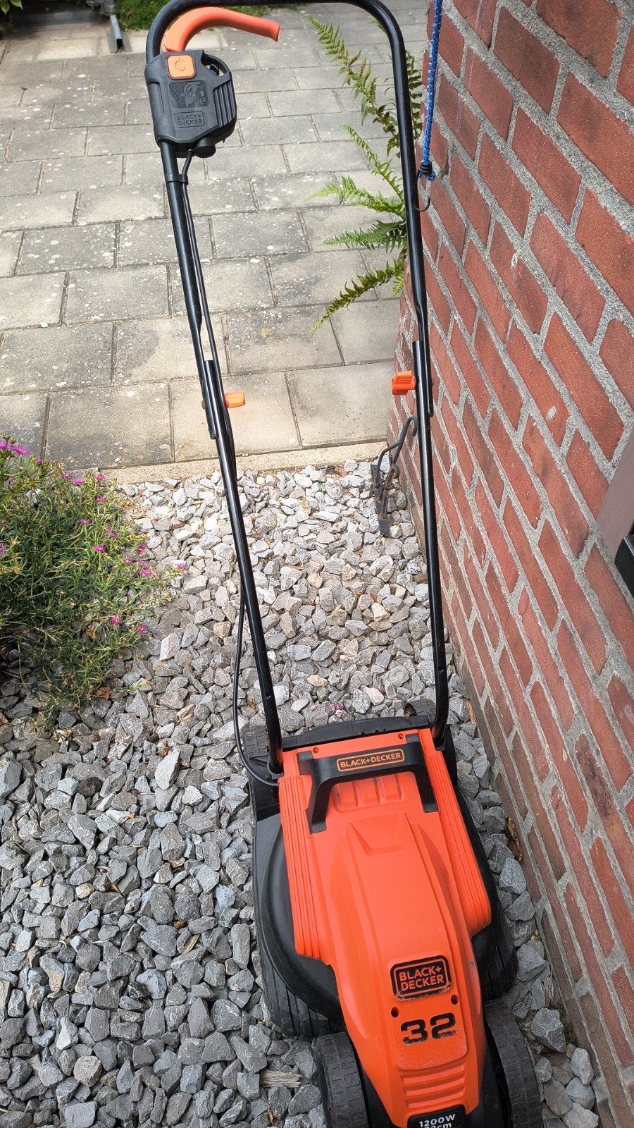 grasmaaier black & Decker en verticuteer machine electrisch, Ophalen, Zo goed als nieuw