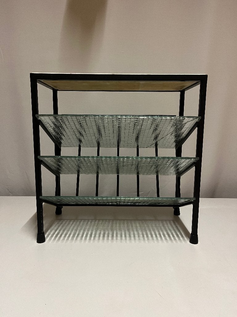 Minimalist krantenrek travertin draadglas jaren 50 Van Pelt, Gebruikt, Modernist, Ophalen of Verzenden, Minimalist