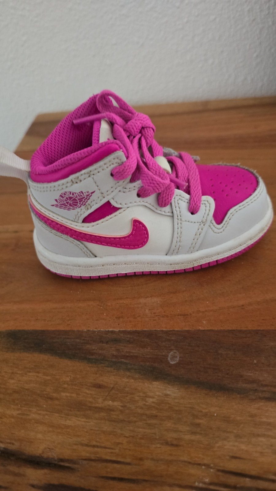 Nike Air Jordan Mid Roze/Wit - Maat 21, Ophalen, Schoentjes, Meisje, Zo goed als nieuw