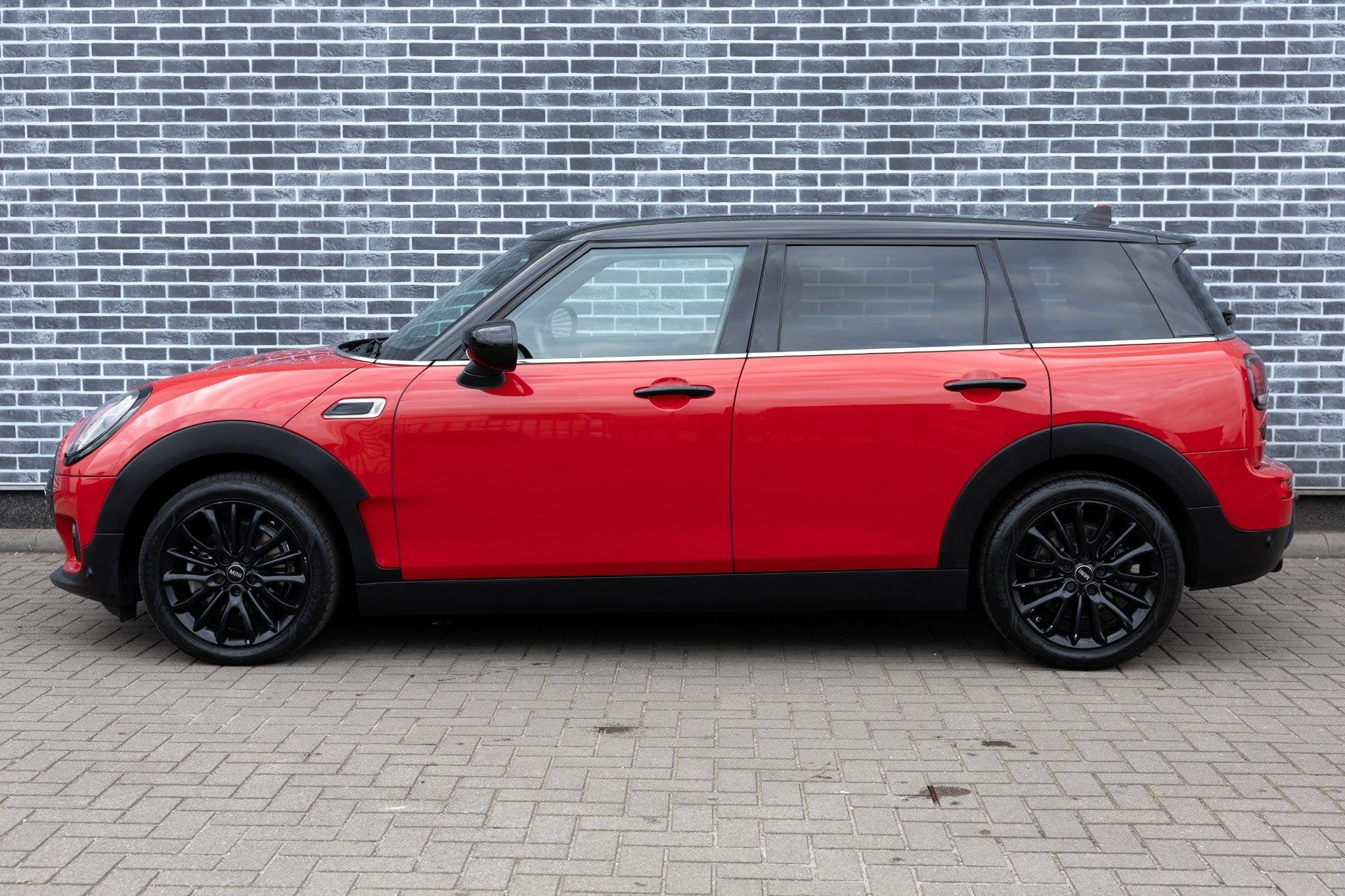 MINI Clubman 1.5 Cooper Business Edition | Trekhaak Afneemba, Auto's, 136 pk, Gebruikt, 715 kg, Leder en Stof