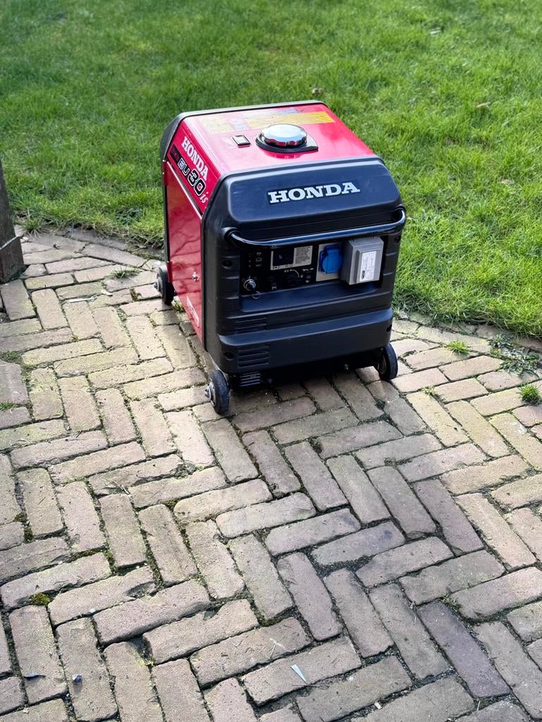 HONDA EU30is. Aggregaat met inverter. Izgs, Ophalen of Verzenden, Zo goed als nieuw, Minder dan 5 kVA, Benzine