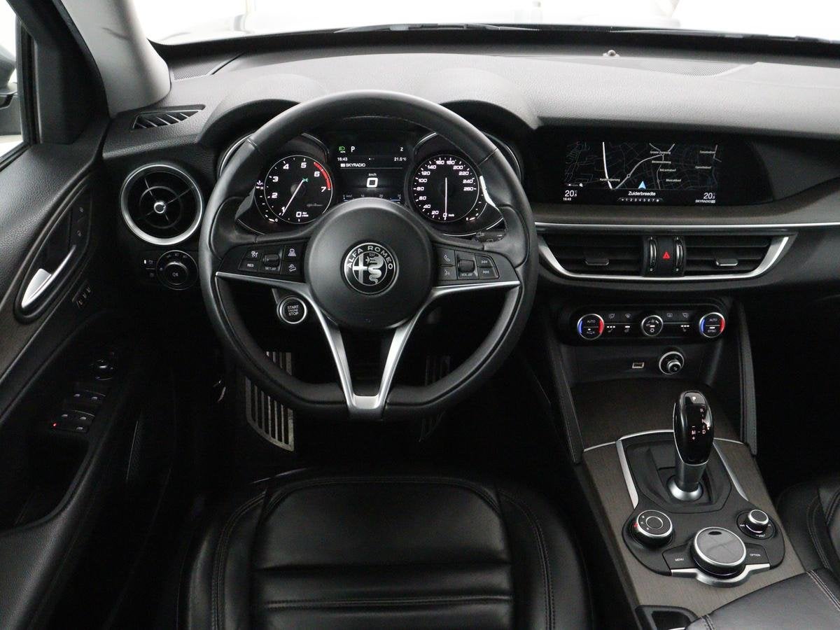 Alfa Romeo Stelvio 2.0 T AWD First Edition | Panoramadak | A, Auto's, Alfa Romeo, Automaat, Euro 6, 4 cilinders, Bedrijf
