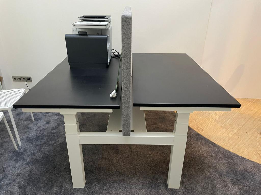 Bureau , Lensvelt Duo Electrisch, Huis en Inrichting, Bureaus, Ophalen, In hoogte verstelbaar, Zo goed als nieuw