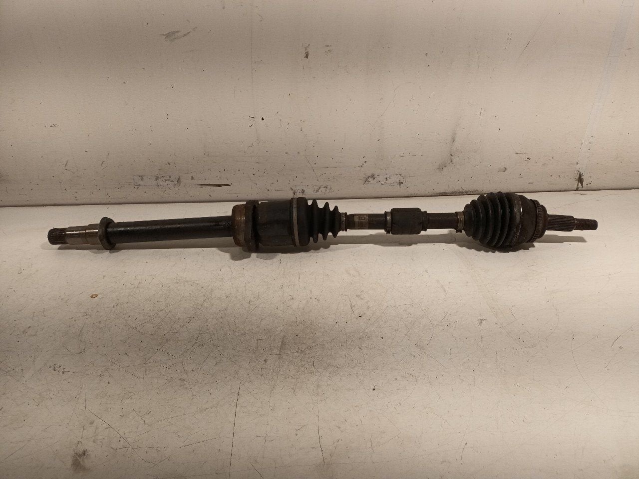 Aandrijfas rechts voor Toyota Avensis, Onderdelen@venauto.nl, Van der Ven Autorecycling B.V., Gebruikt, Ettenseweg 76, 4706 PB Roosendaal, The Netherlands