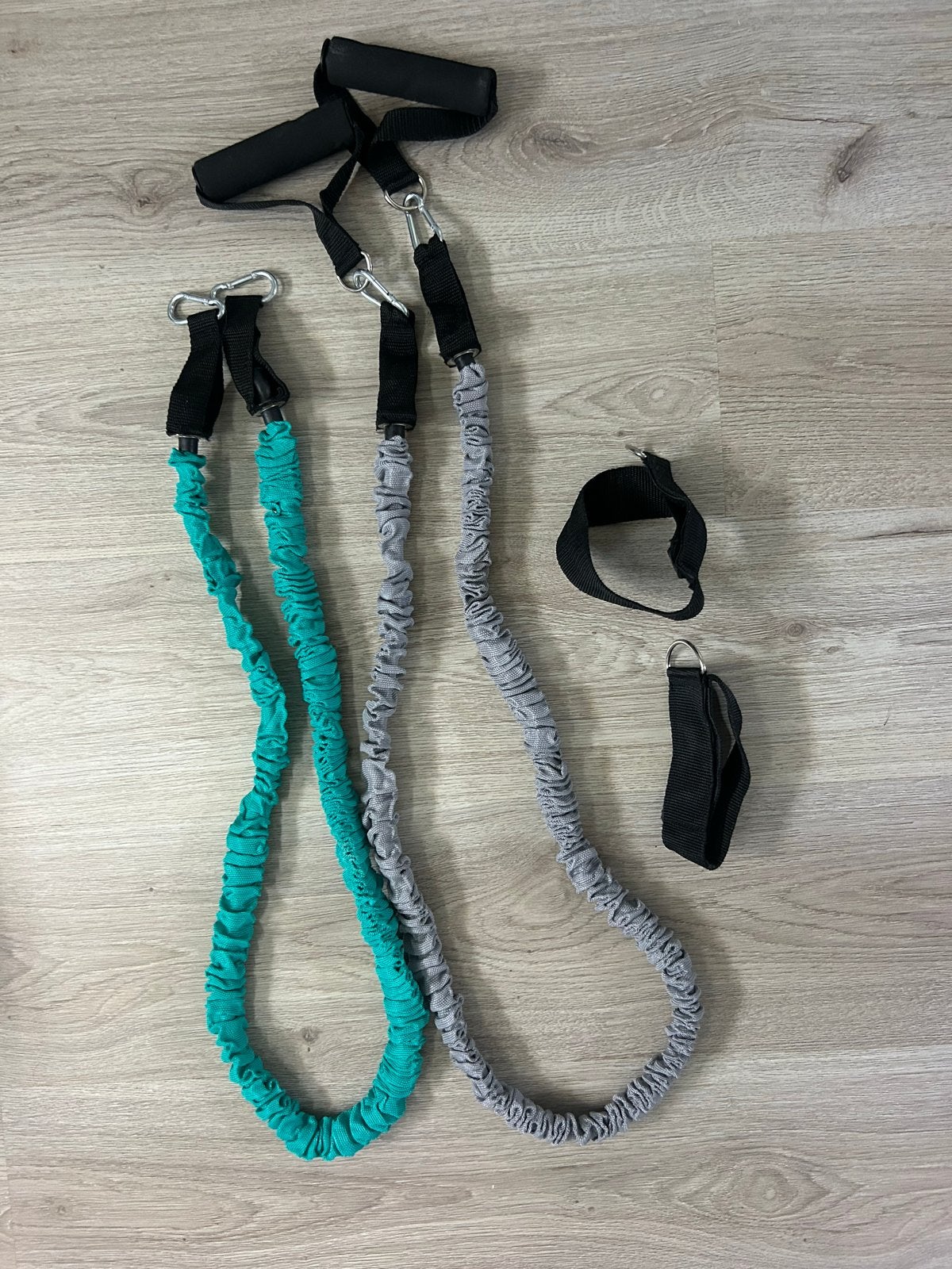 Weerstandsbanden set met handvatten en enkelbanden, Sport en Fitness, Fitnessmaterialen, Gebruikt, Weerstandband, Armen, Ophalen of Verzenden