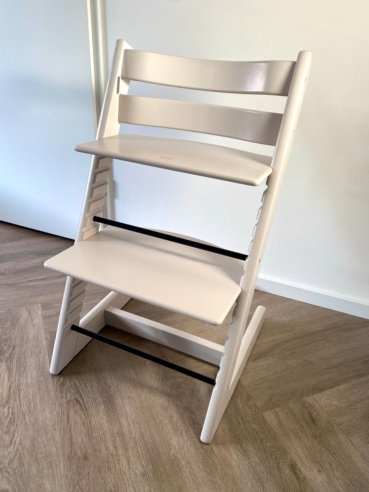 refurbished Stokke Tripp Trapp meegroeistoel - beige, Kinderen en Baby's, Kinderstoelen, Ophalen, Zo goed als nieuw, Meegroeistoel