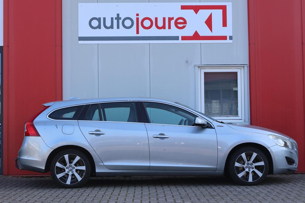 Volvo V60 2.4 D6 AWD Plug-In Hybrid Pure Limited (bj 2013), Auto's, Volvo, Automaat, Euro 5, Zwart, 1848 kg