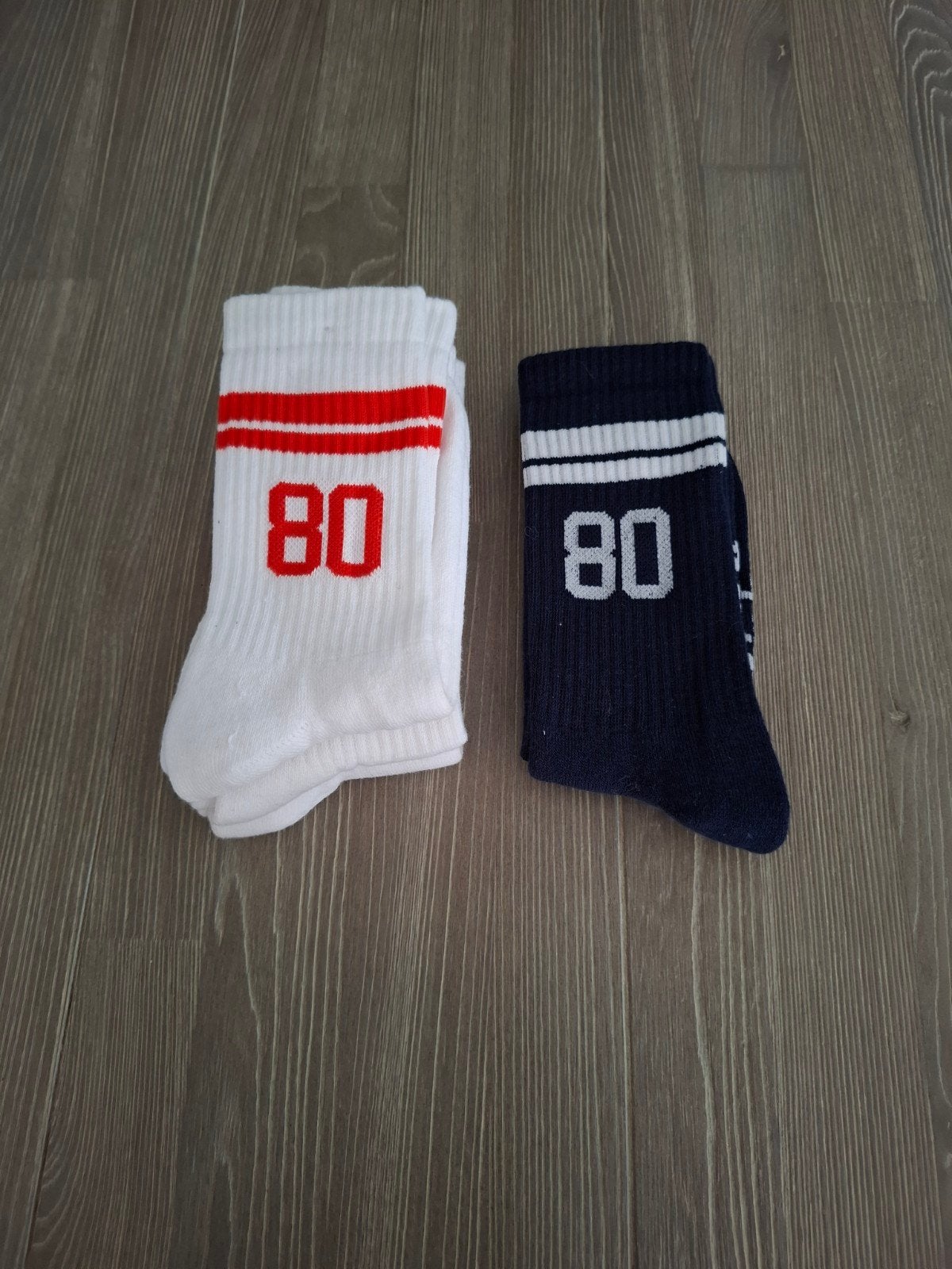 Set van 4 paar sokken met nummer '80' en tekst, Sokken en Kniesokken, Wit, Nieuw, Overige maten