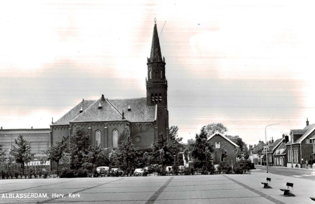 1966 ALBLASSERDAM Herv. kerk . VW-bus, Ophalen of Verzenden, 1960 tot 1980, Ongelopen, Zuid-Holland
