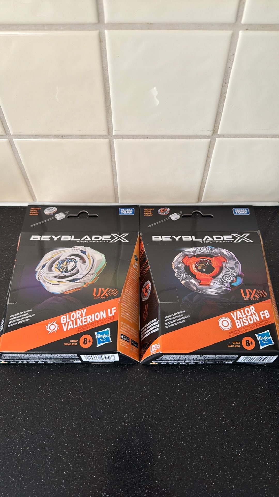 Beyblade UX Glory Valkerion LF & Valor Bison FB (2 tollen), Verzamelen, Ophalen, Nieuw