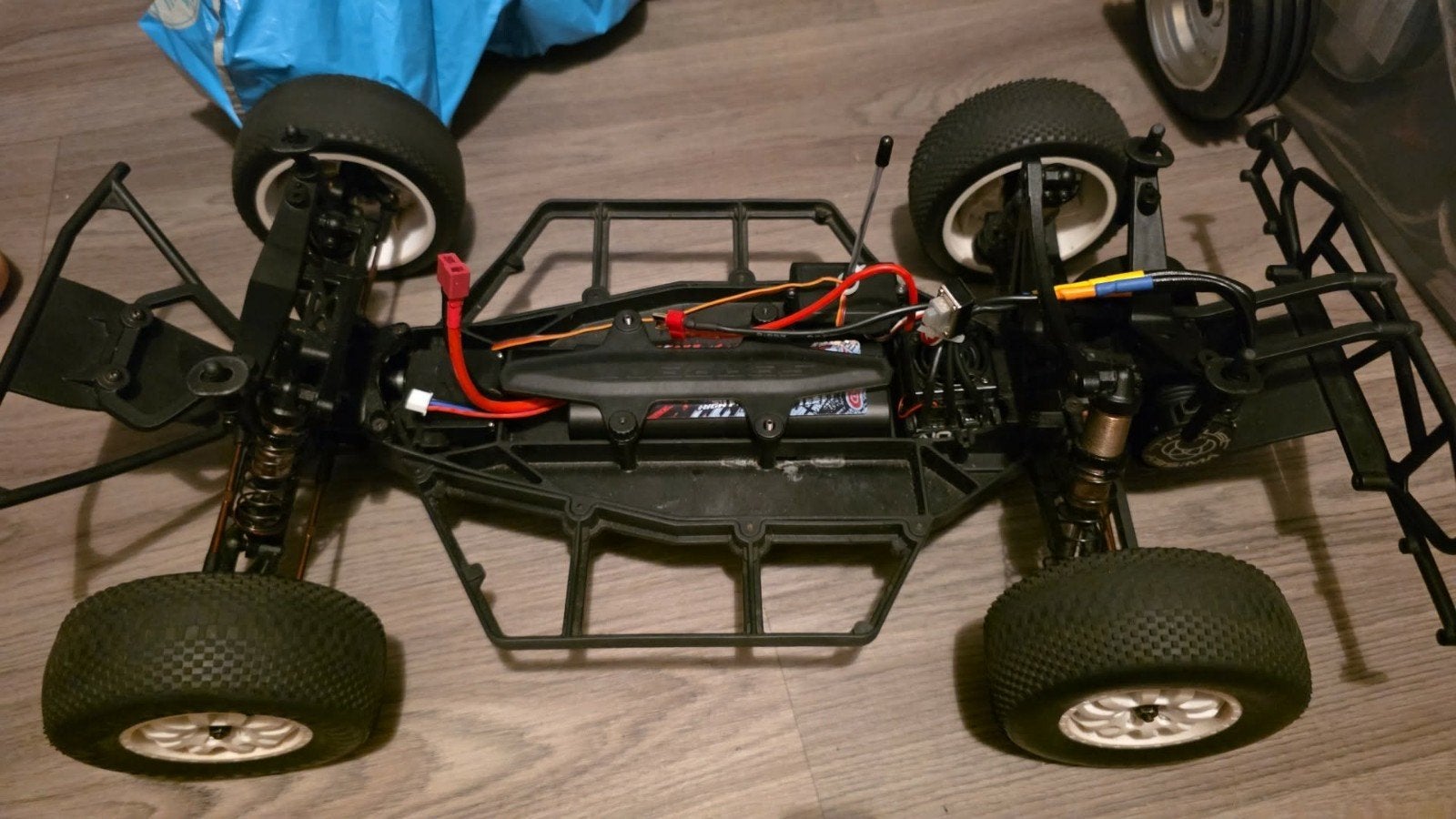 2wd Serpent spyder  met brushless setje, Hobby en Vrije tijd, Modelbouw | Radiografisch | Auto's, Ophalen, Zo goed als nieuw, Auto offroad
