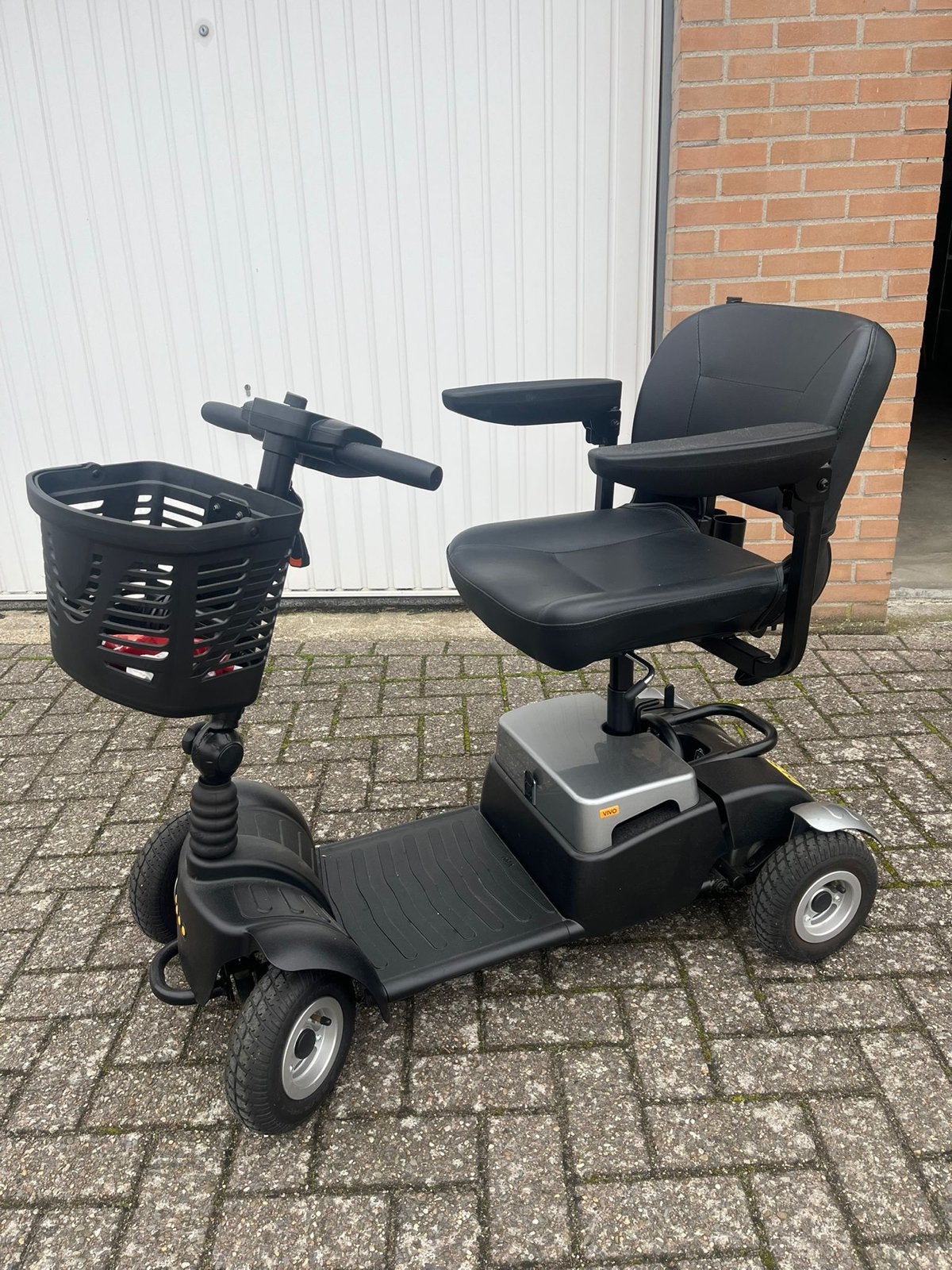 Scootmobiel Vivo 4. Deelbaar (opvouwbaar)., 10 km/u of minder, Ophalen, Overige merken, 26 t/m 35 km