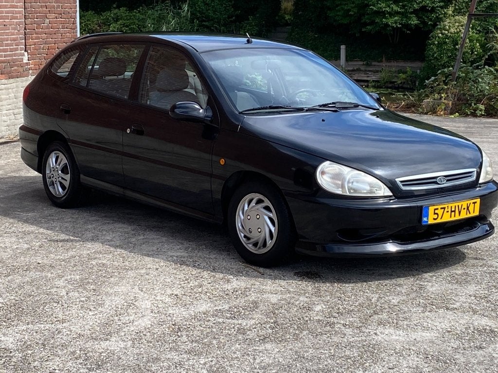Kia Rio 1.5 GS Sport (bj 2002), Voorwielaandrijving, 4 cilinders, Zwart, Handgeschakeld