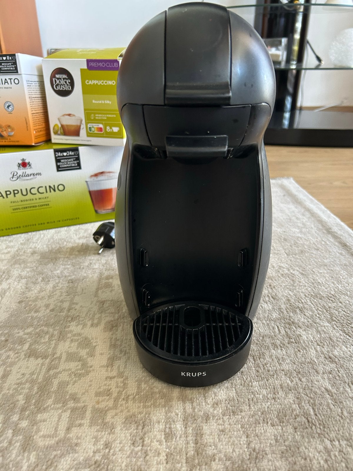 Krups Nescafé Dolce Gusto koffiezetapparaat incl. cups, Witgoed en Apparatuur, Koffiezetapparaten, Ophalen, Koffiepads en cups