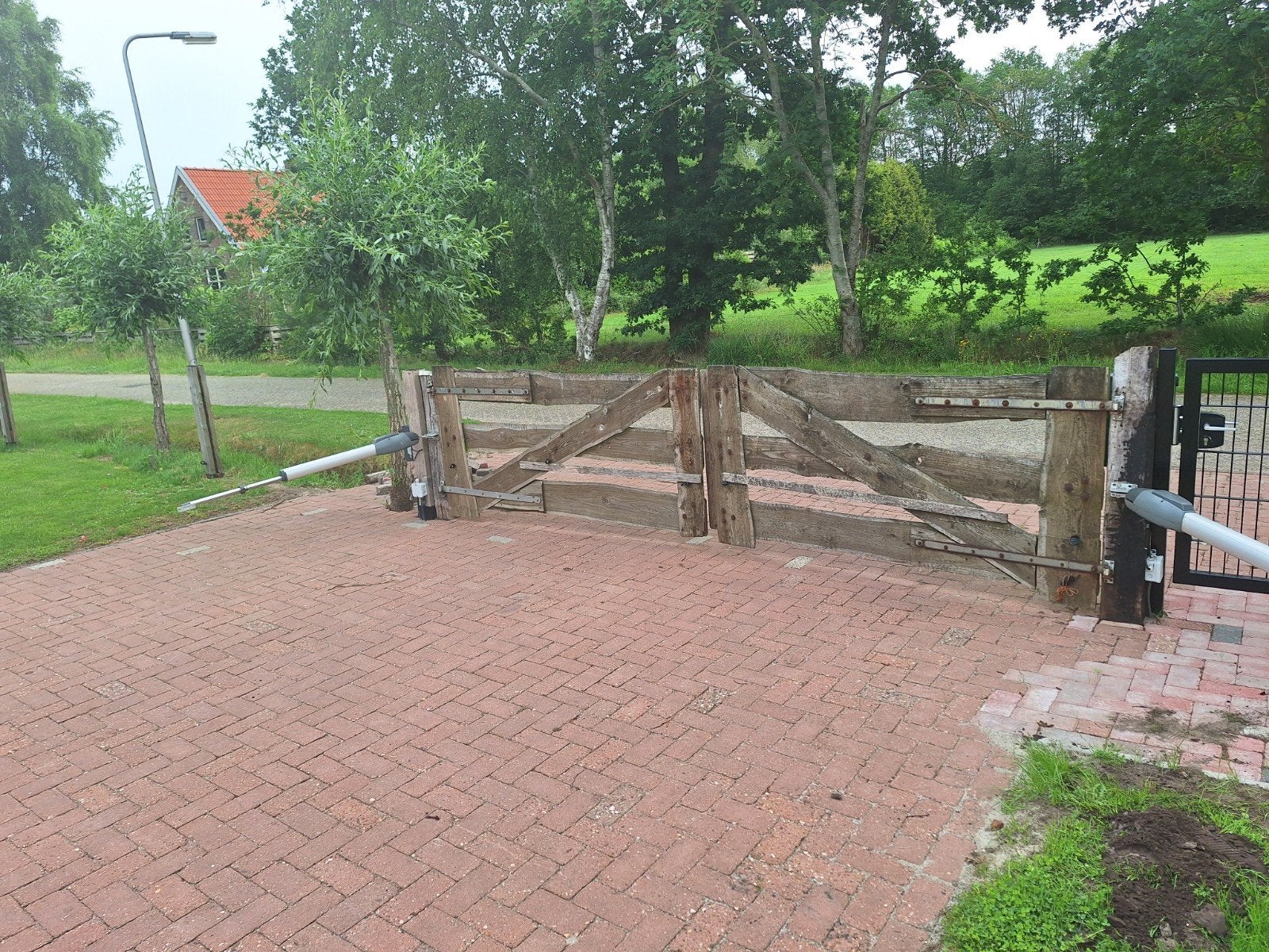 Nog mooie hekwerk van hout totaal 4.20 breed