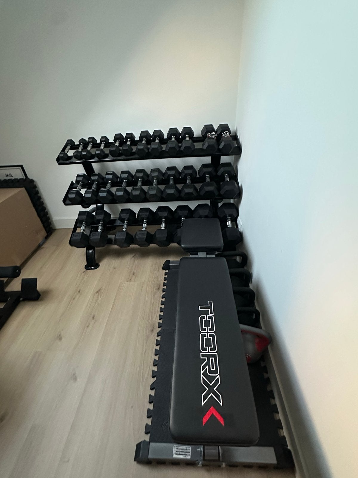Dumbbell Hexagon set met rek en trainingsbank, Sport en Fitness, Ophalen, Zo goed als nieuw, Armen, Dumbbell