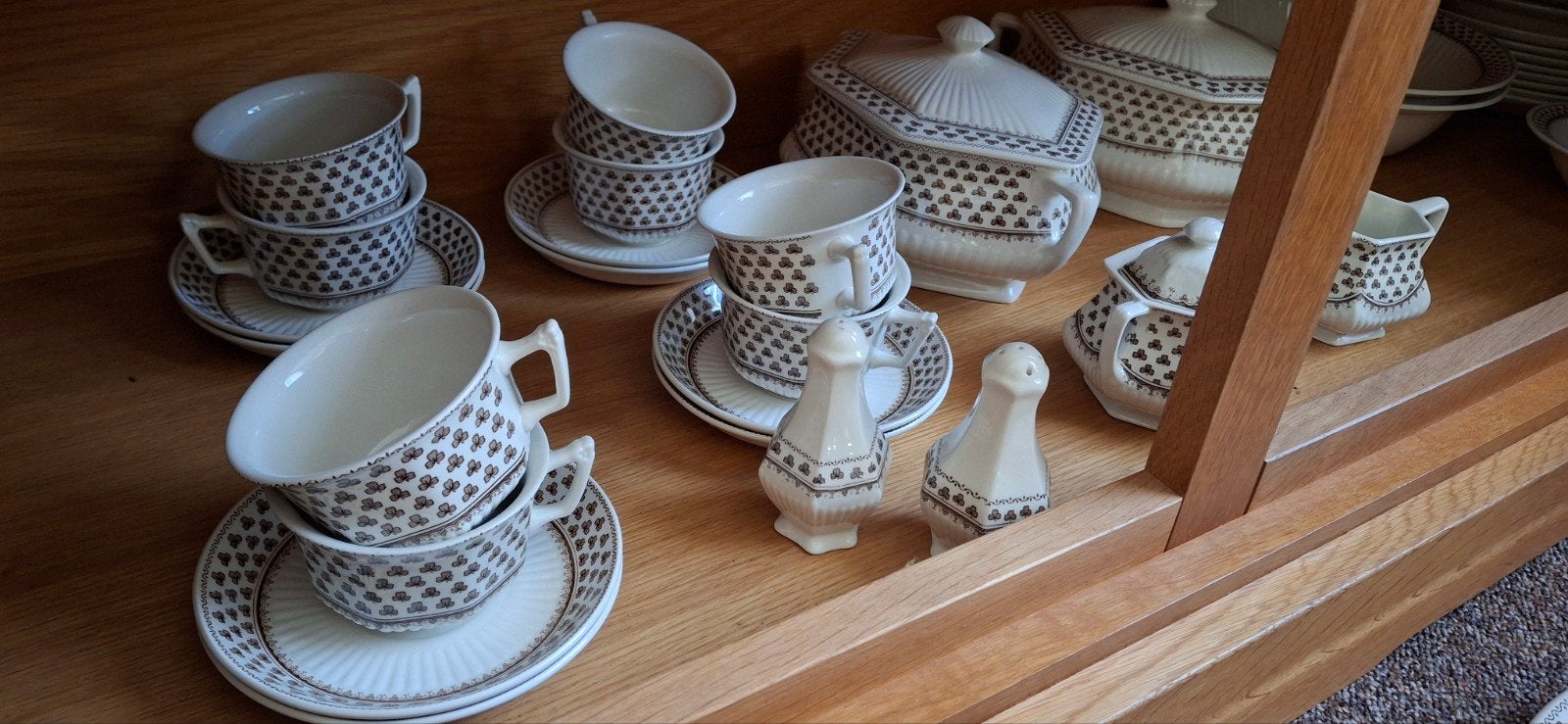 compleet "Sharon" servies. tig-delig, Antiek en Kunst, Antiek | Servies compleet, Ophalen