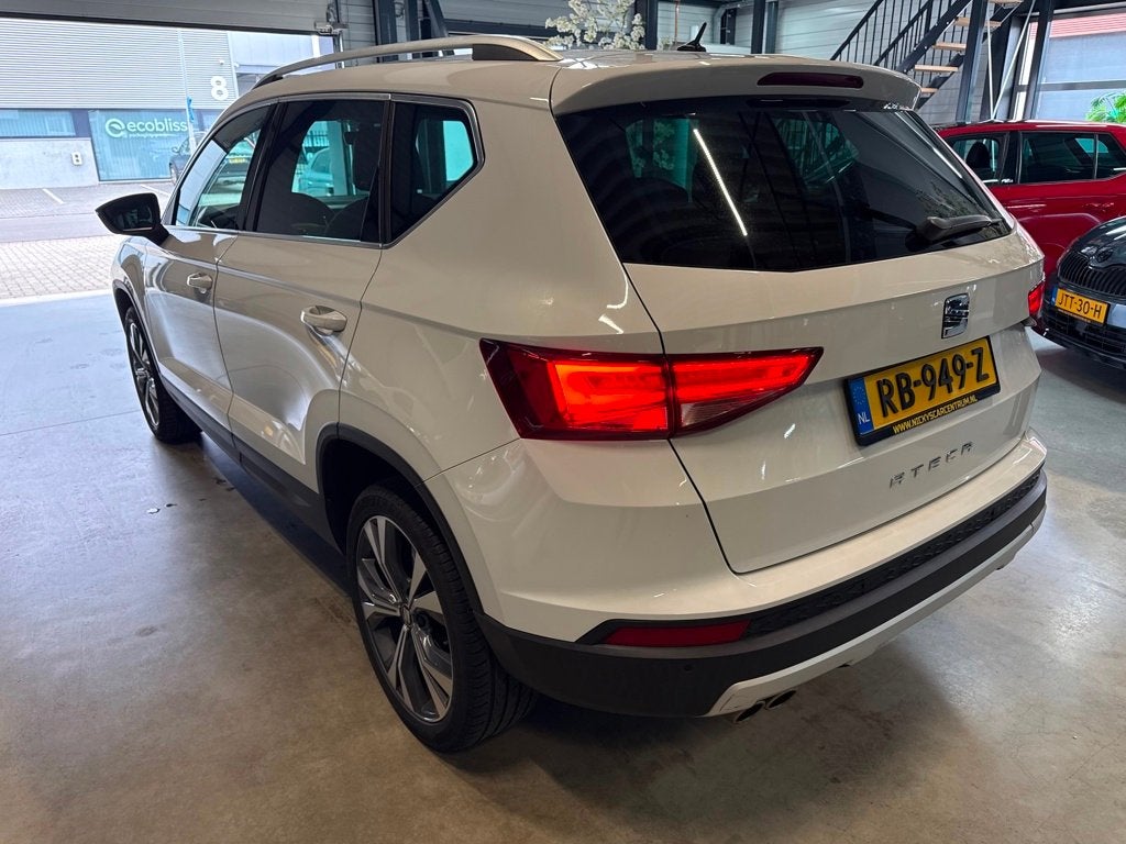 Seat Ateca 1.4 EcoTSI Xcellence automaat led camera, Auto's, Dealer onderhouden, Gebruikt, 4 cilinders, 150 pk