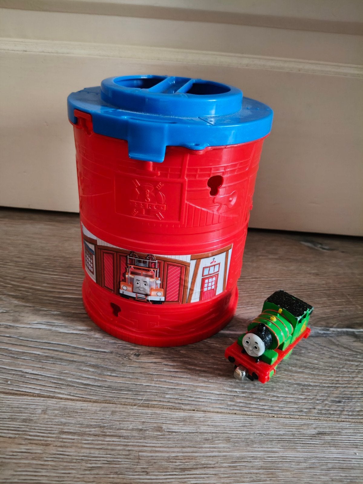 Thomas de Trein opbergton met Percy locomotief, Ophalen, Gebruikt