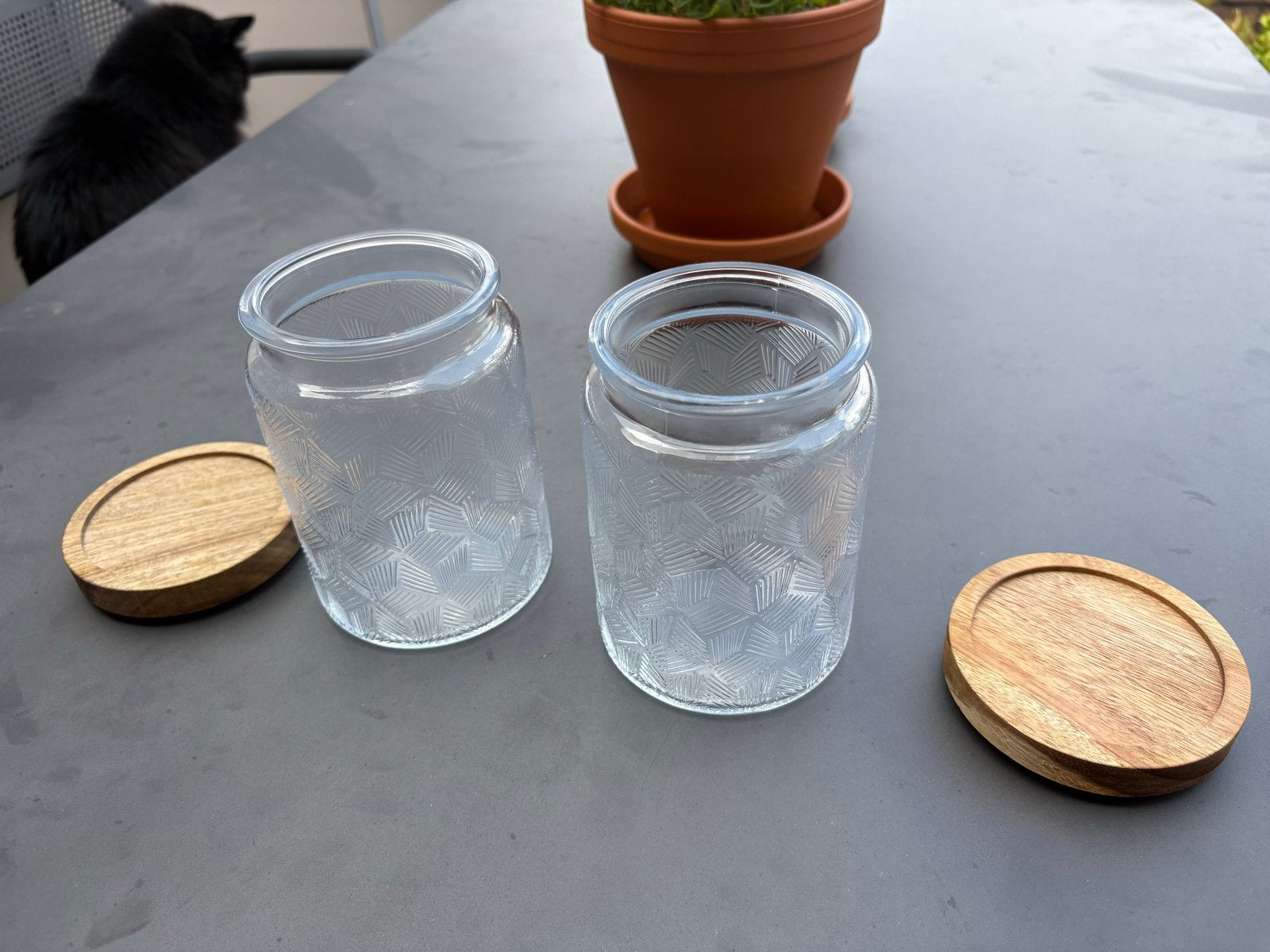 Nieuwe glazen voorraadpotten met houten deksel (2 stuks), Huis en Inrichting, Keuken | Keukenbenodigdheden, Voorraadpot, Ophalen of Verzenden