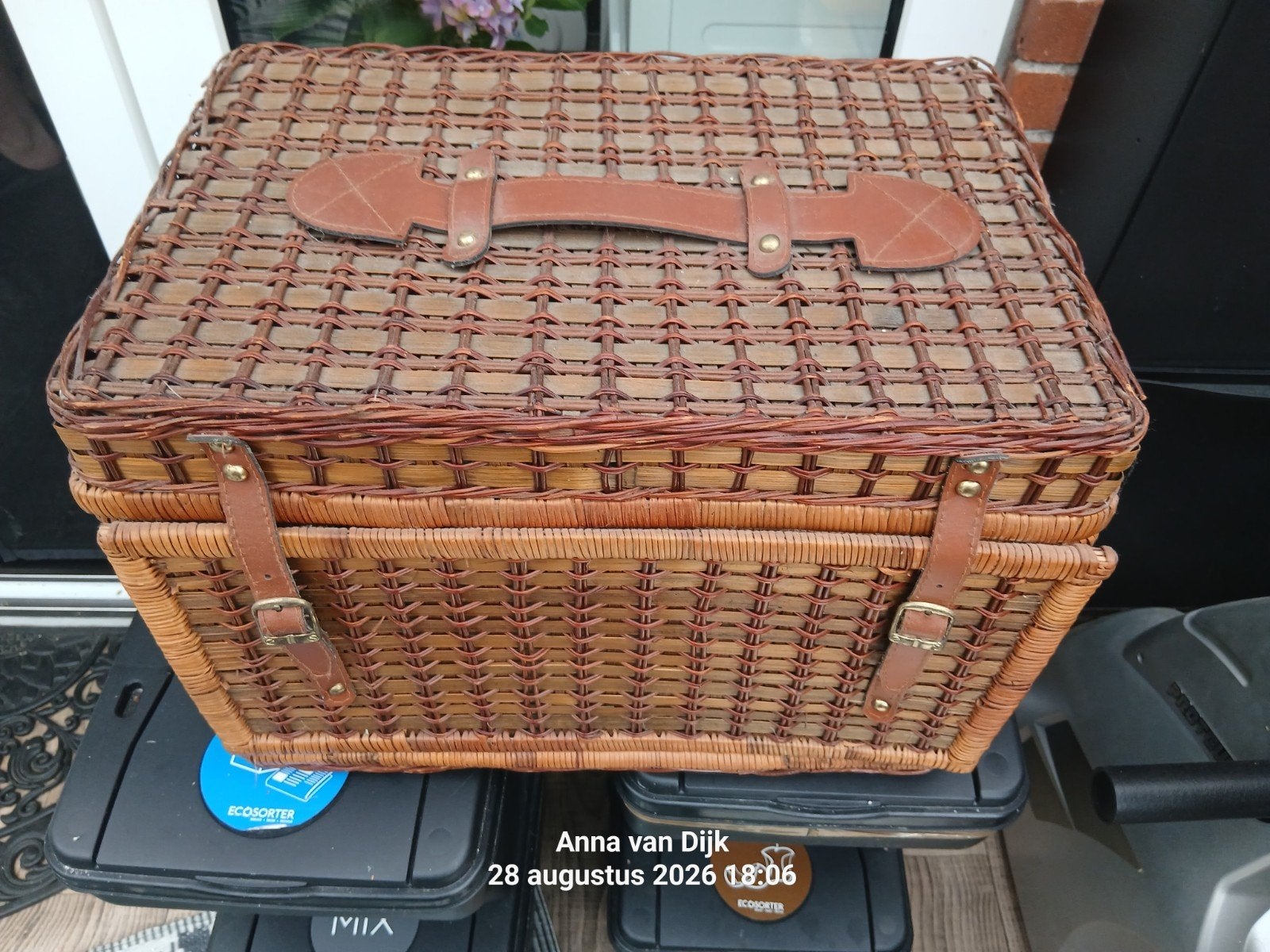 Vintage rieten picknickmand met servies en bestek, Ophalen, Gebruikt