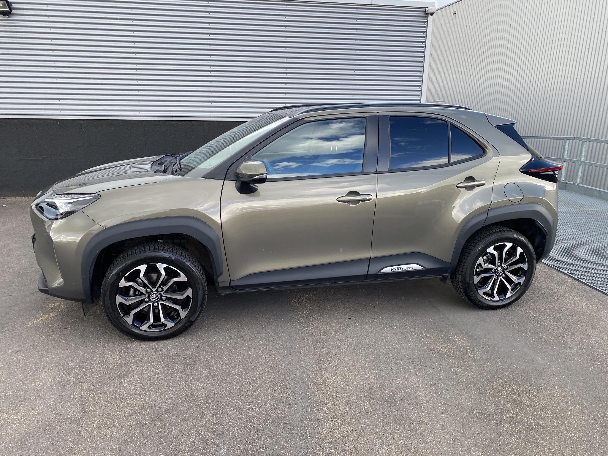 Toyota Yaris Cross 1.5 Hybrid 115 First Edition Stoel- & stu, Stof, Gebruikt, Euro 6, 1165 kg